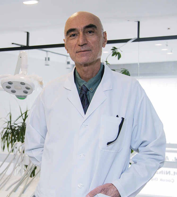 Prof.Dr. Atilla Özdemir  Genel Diş Hekimi ve Periodontoloji Uzmanı